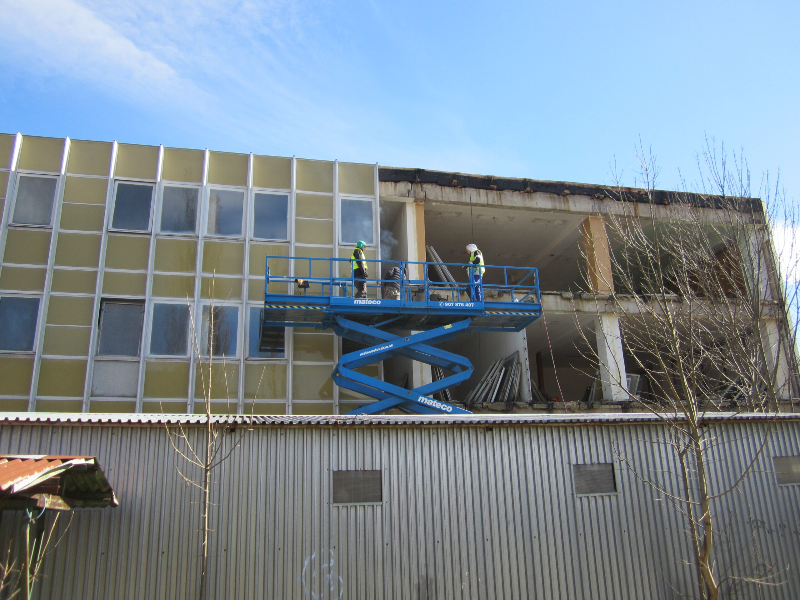 10 Spojená stredná škola Detva – opláštenie + priečky