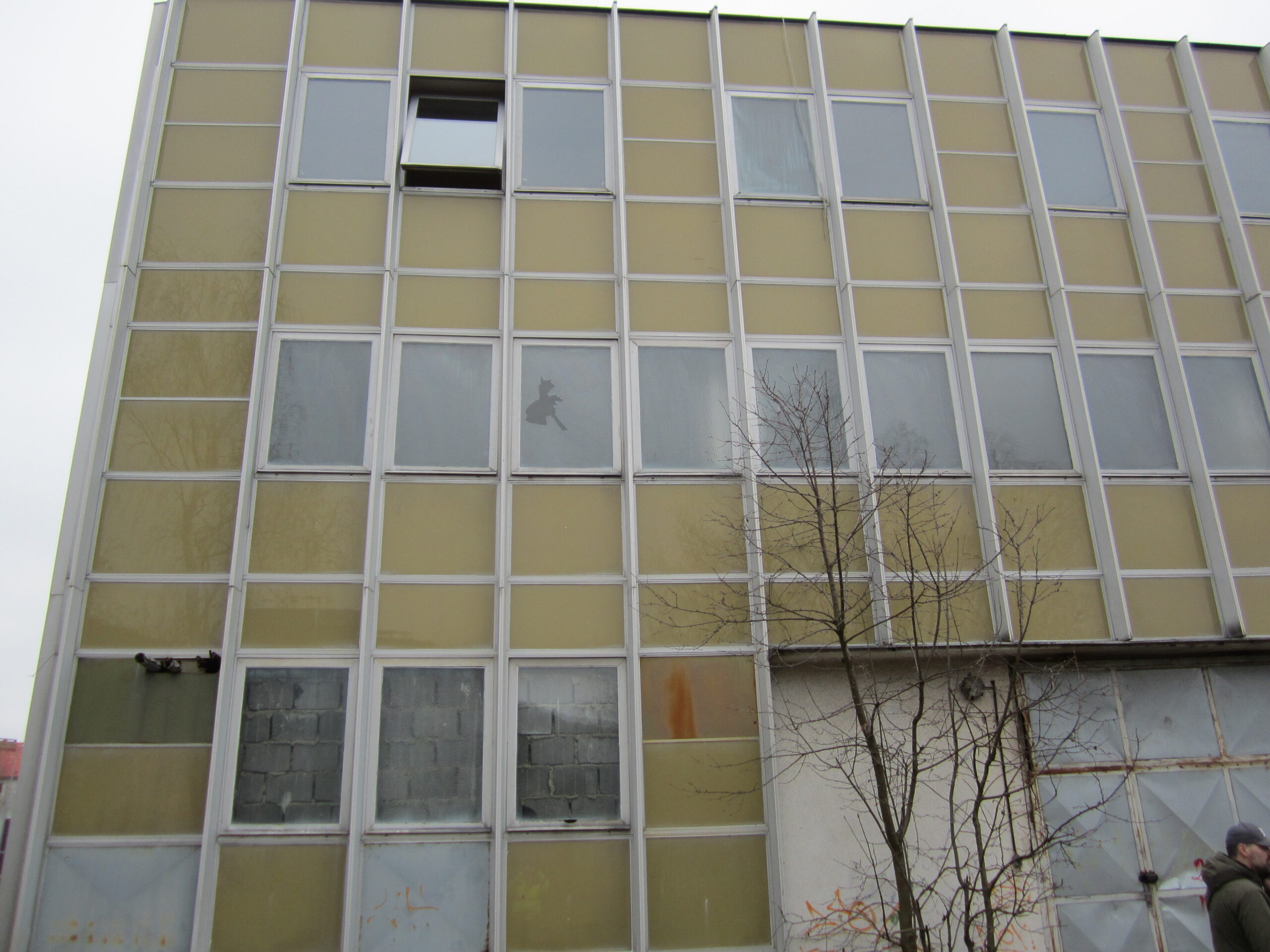 13 Spojená stredná škola Detva – opláštenie + priečky