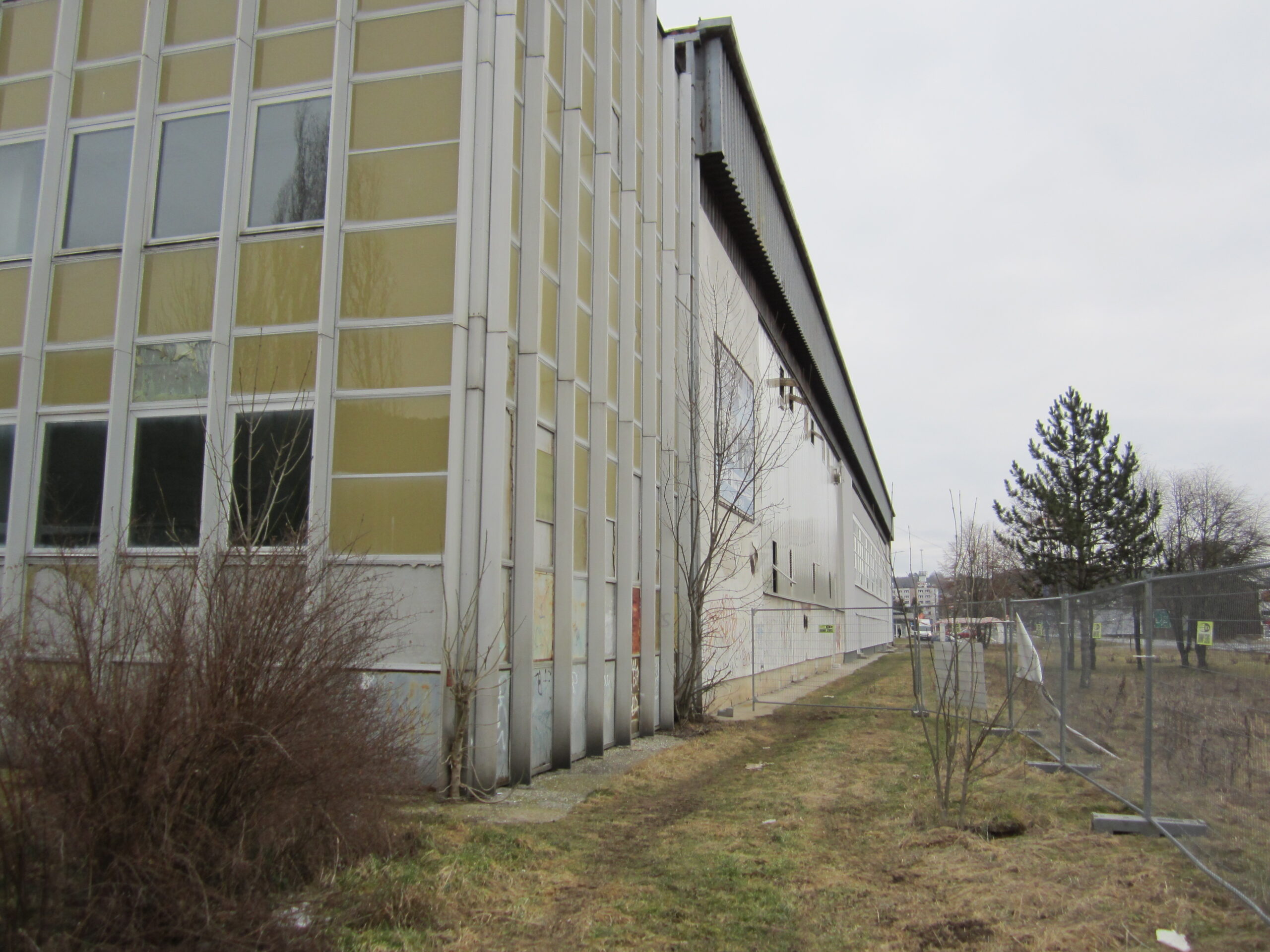 17 Spojená stredná škola Detva – opláštenie + priečky