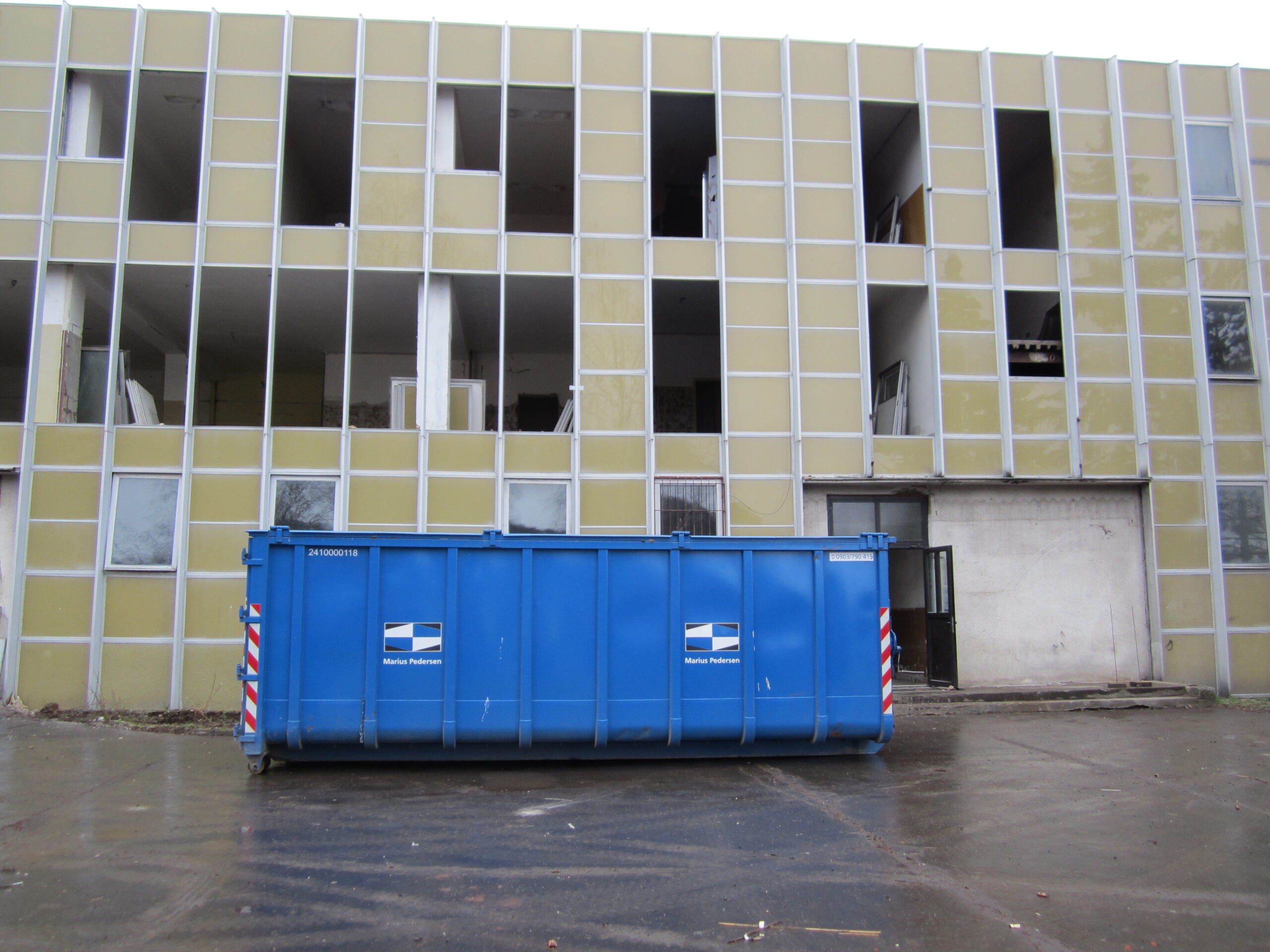 20 Spojená stredná škola Detva – opláštenie + priečky