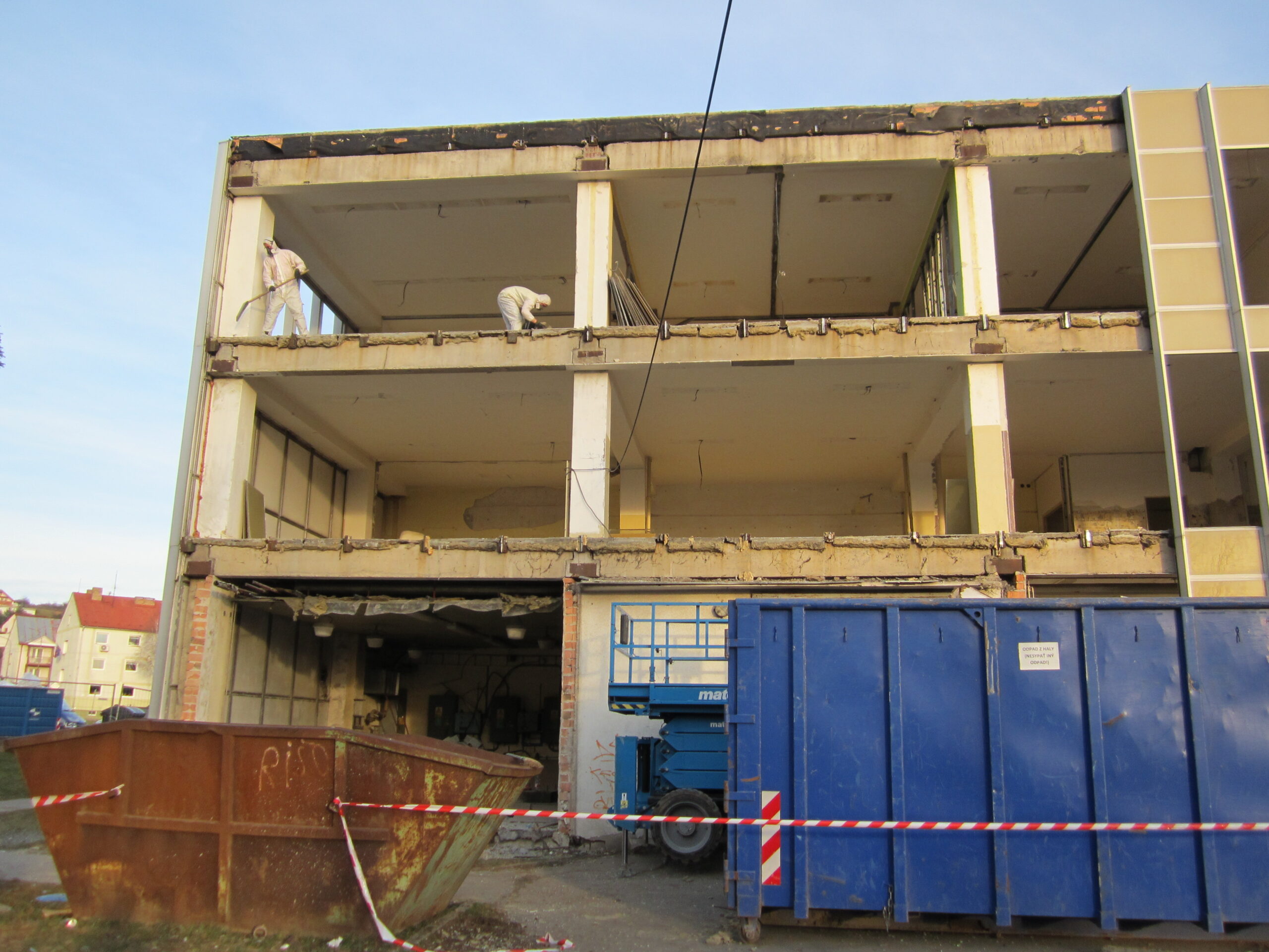 3 Spojená stredná škola Detva – opláštenie + priečky